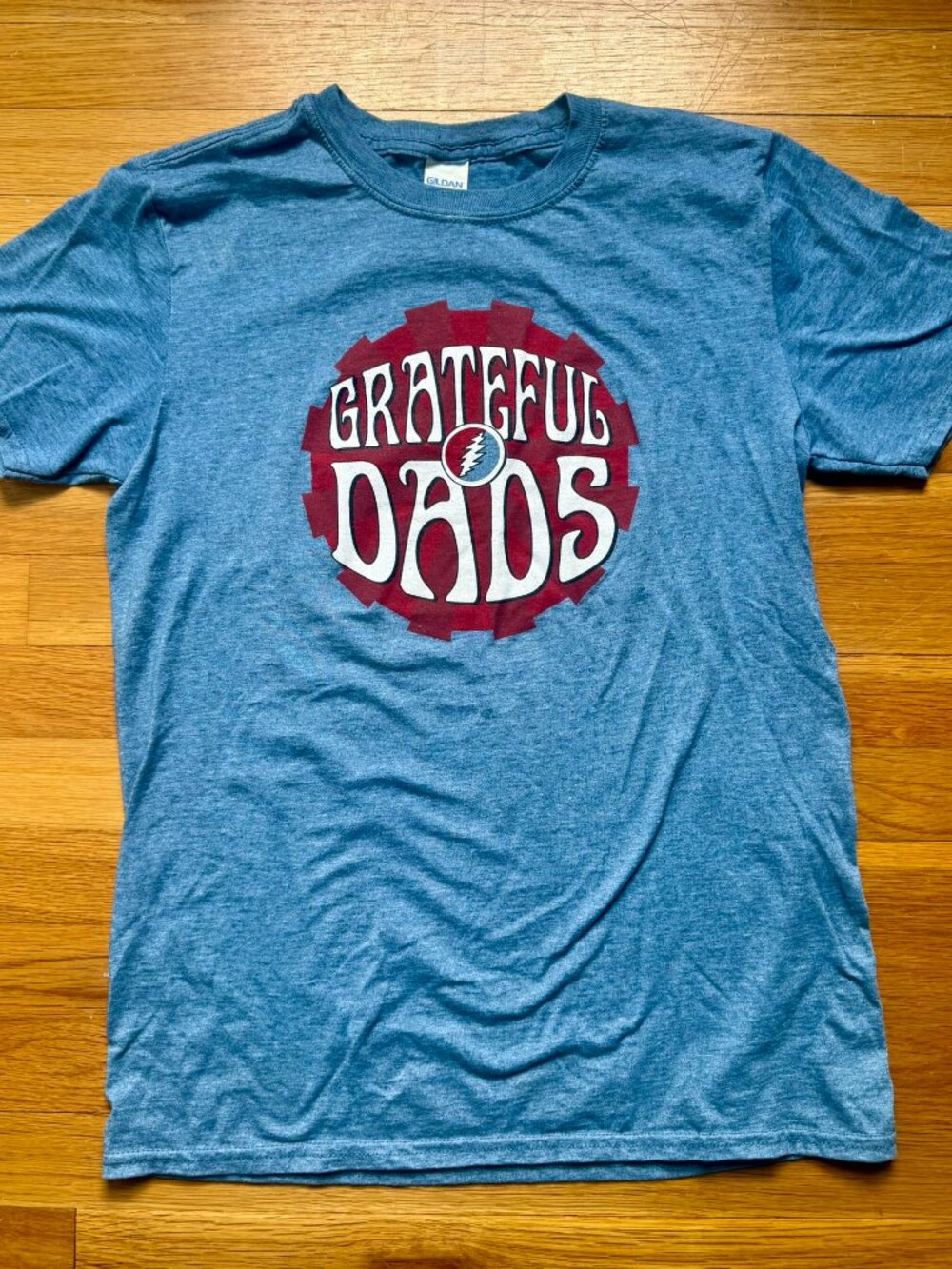 Gildan Grateful Dads T-shirt - Size Medium